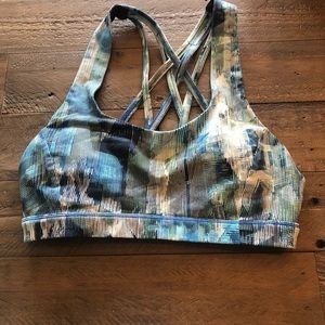 Lululemon Free to Be Serene Bra. Size 4.